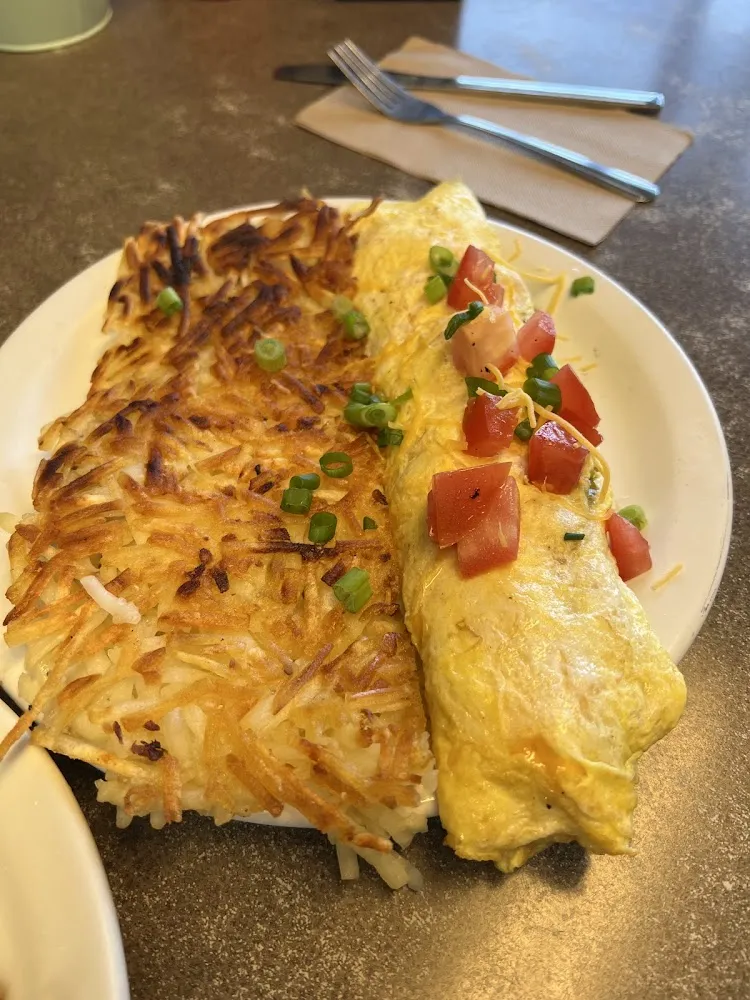 Veggie Omelette with Hashbrowns